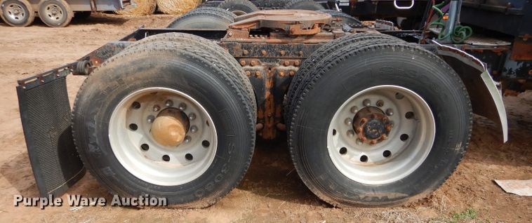 image for item GK9152 1993 Kenworth semi truck