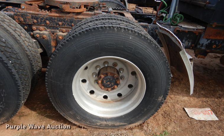 image for item GK9152 1993 Kenworth semi truck