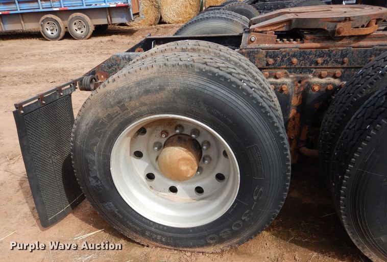 image for item GK9152 1993 Kenworth semi truck