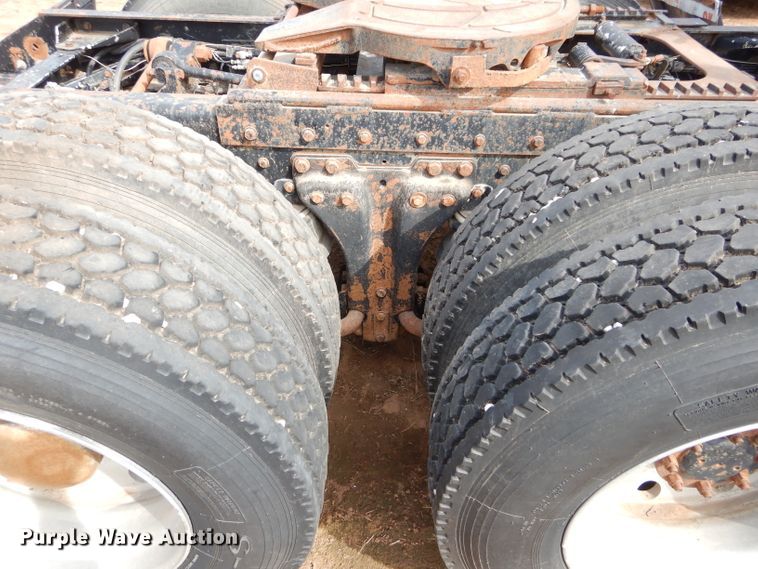 image for item GK9152 1993 Kenworth semi truck