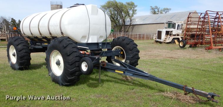image for item GK9153 Yetter nurse tank trailer