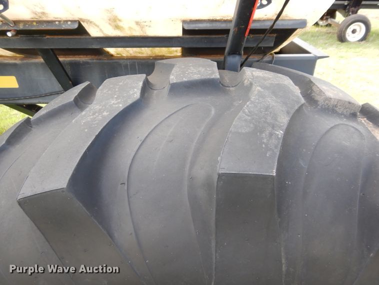 image for item GK9153 Yetter nurse tank trailer