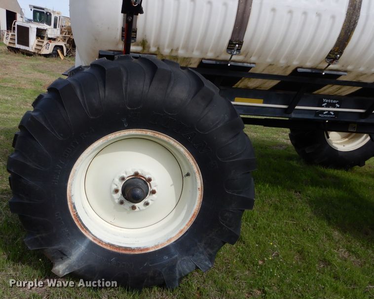 image for item GK9153 Yetter nurse tank trailer