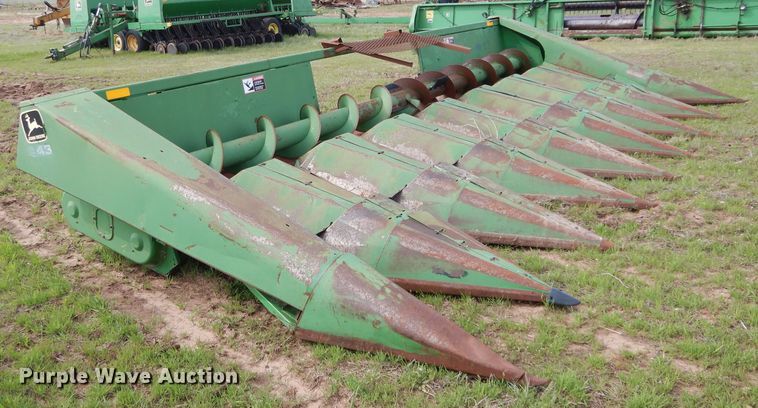 image for item GK9155 John Deere 843 corn head