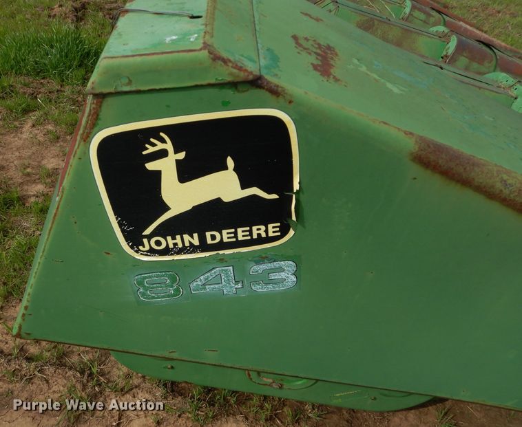 image for item GK9155 John Deere 843 corn head
