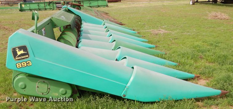 image for item GK9156 John Deere 893 corn head