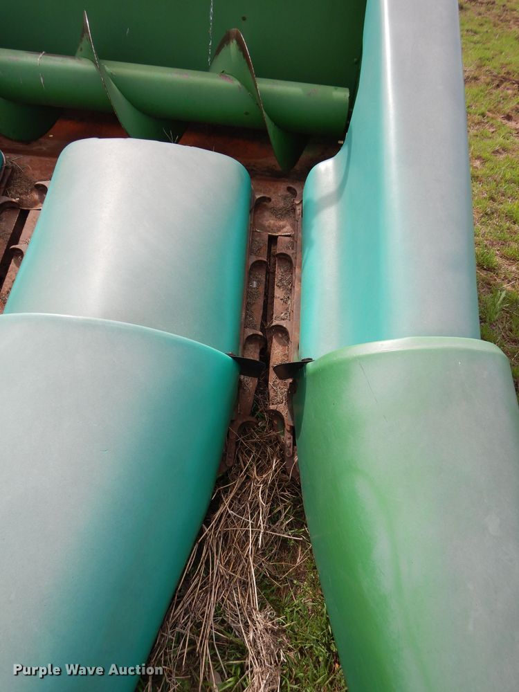 image for item GK9156 John Deere 893 corn head