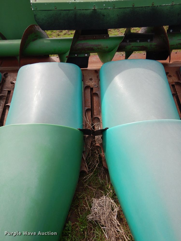 image for item GK9156 John Deere 893 corn head