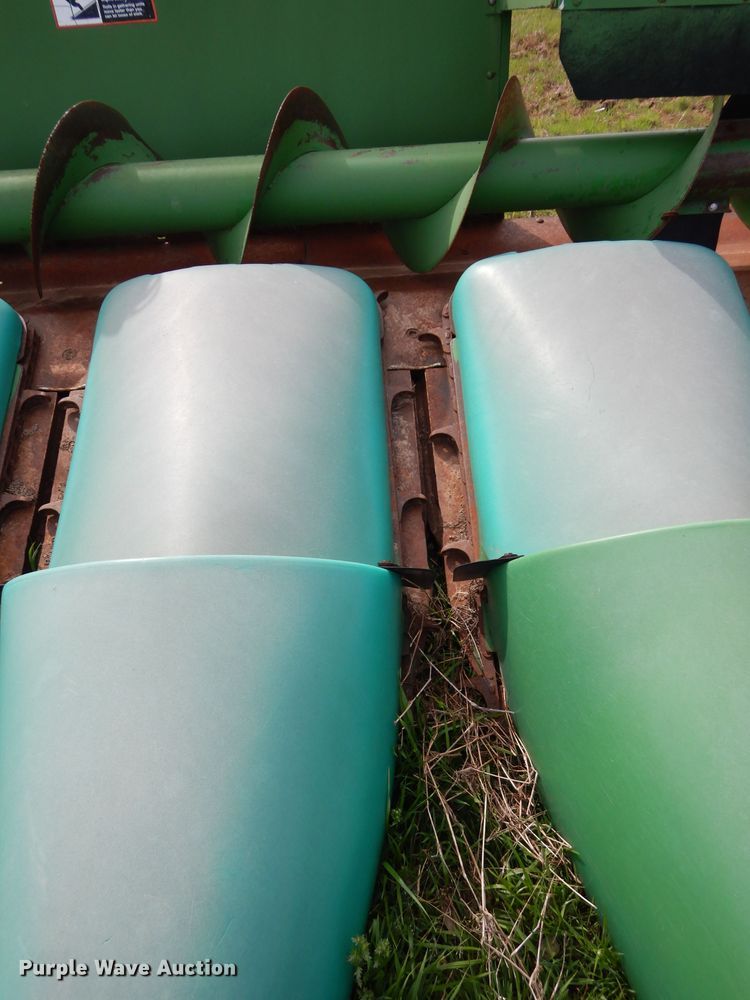 image for item GK9156 John Deere 893 corn head