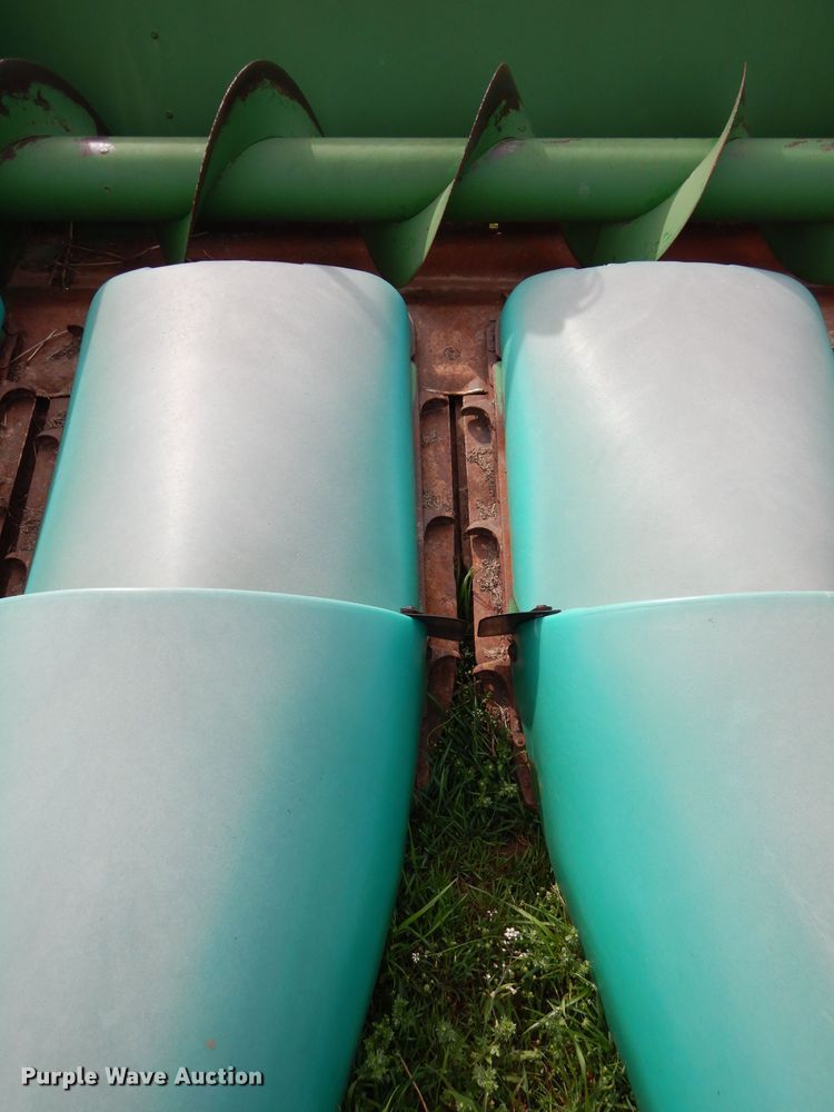 image for item GK9156 John Deere 893 corn head