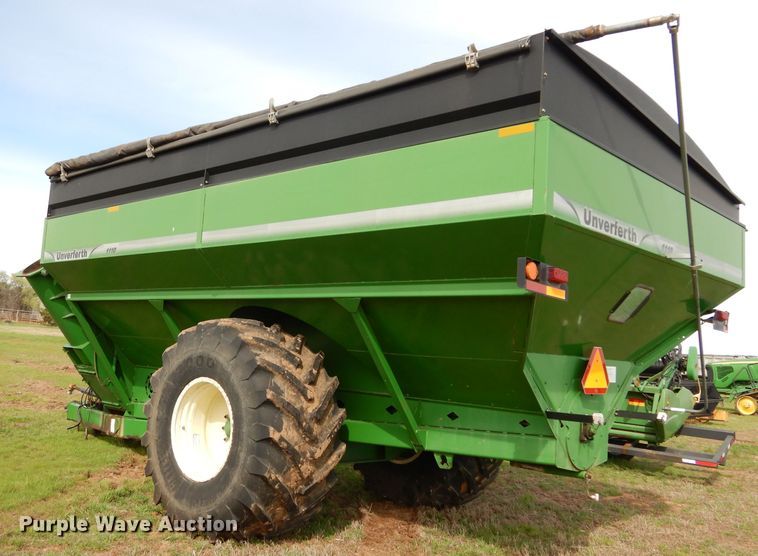 image for item GK9158 Unverferth 1110 grain cart