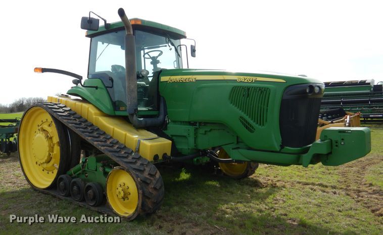 image for item GK9161 2002 John Deere 8420T tractor