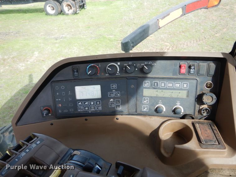 image for item GK9161 2002 John Deere 8420T tractor