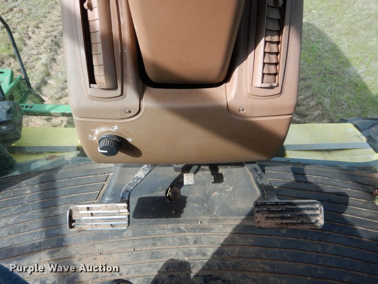 image for item GK9161 2002 John Deere 8420T tractor