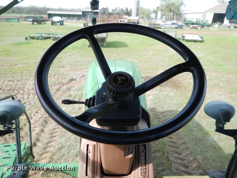 image for item GK9161 2002 John Deere 8420T tractor