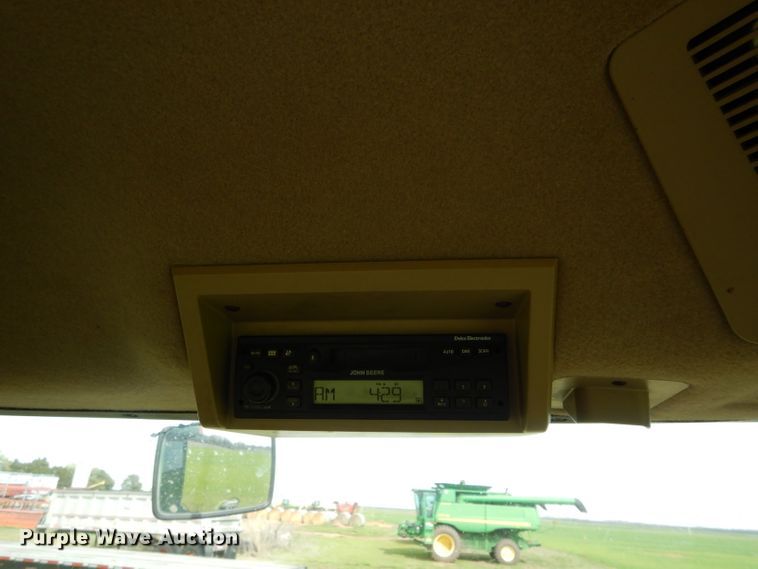 image for item GK9161 2002 John Deere 8420T tractor