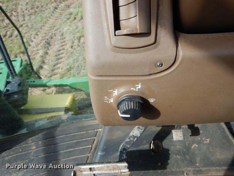 image for item GK9161 2002 John Deere 8420T tractor