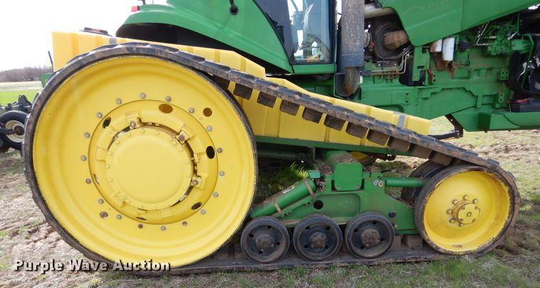 image for item GK9161 2002 John Deere 8420T tractor