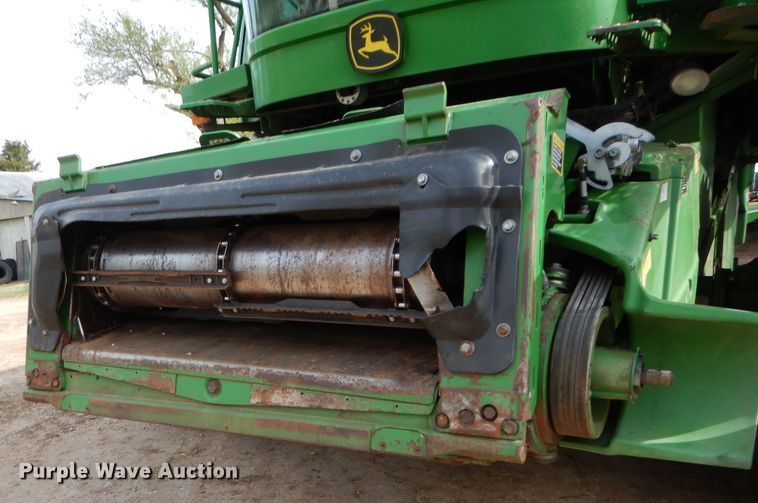 image for item GK9163 2009 John Deere 9770 STS combine