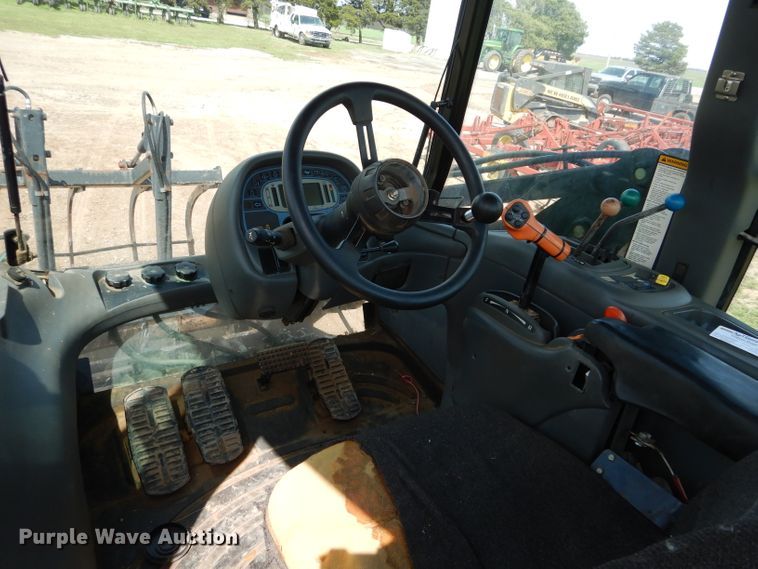 image for item GK9164 New Holland TV140 bi-directional tractor