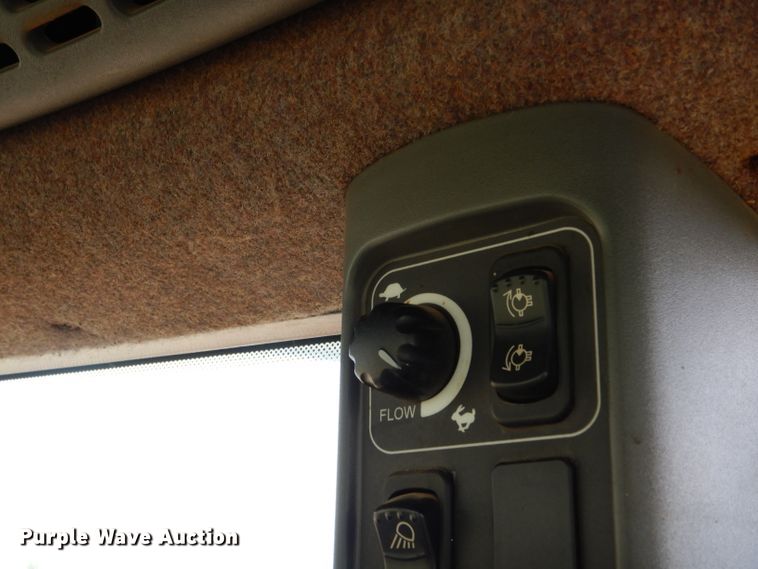 image for item GK9164 New Holland TV140 bi-directional tractor