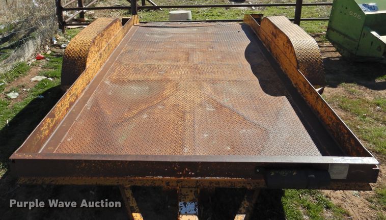 image for item GN9761 2003 Butler LT-1014-H tilt deck equipment trailer