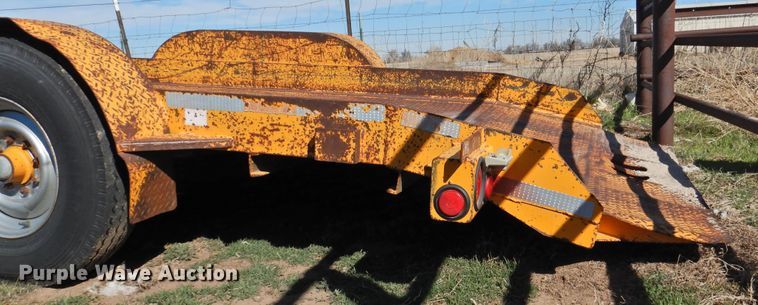 image for item GN9761 2003 Butler LT-1014-H tilt deck equipment trailer