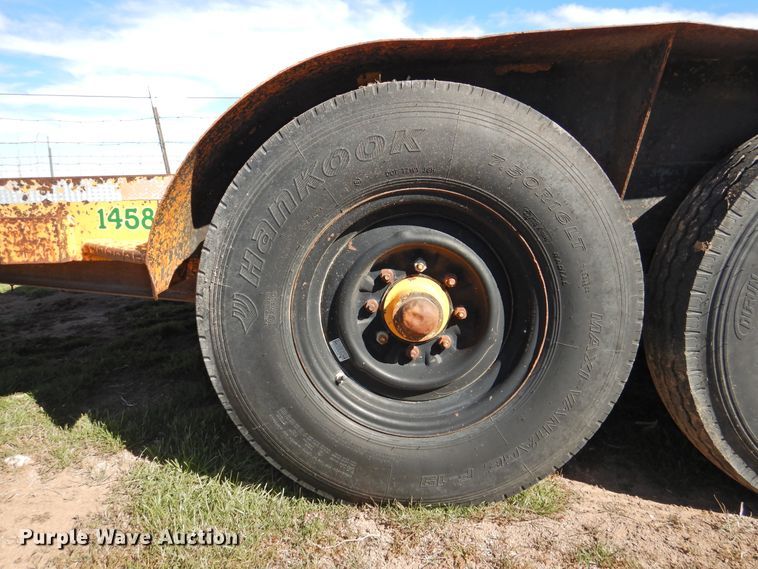 image for item GN9761 2003 Butler LT-1014-H tilt deck equipment trailer