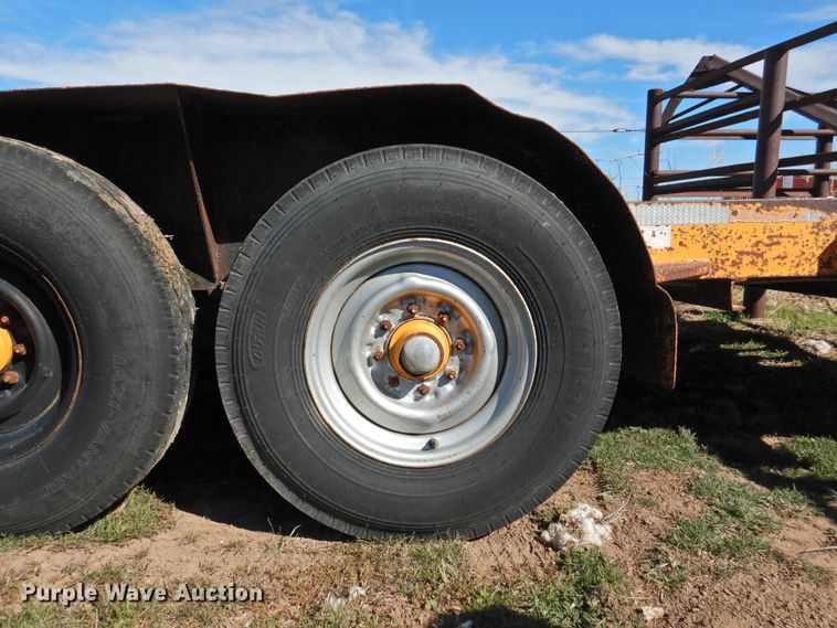 image for item GN9761 2003 Butler LT-1014-H tilt deck equipment trailer