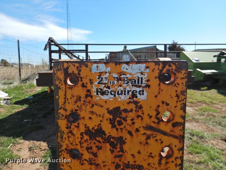 image for item GN9761 2003 Butler LT-1014-H tilt deck equipment trailer