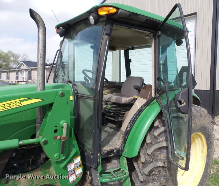 image for item GW9990 2006 John Deere 5525 MFWD tractor