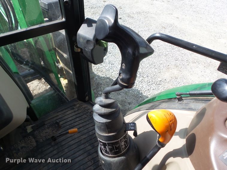 image for item GW9990 2006 John Deere 5525 MFWD tractor