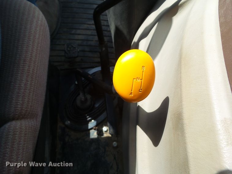 image for item GW9990 2006 John Deere 5525 MFWD tractor