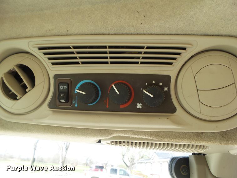 image for item GW9990 2006 John Deere 5525 MFWD tractor