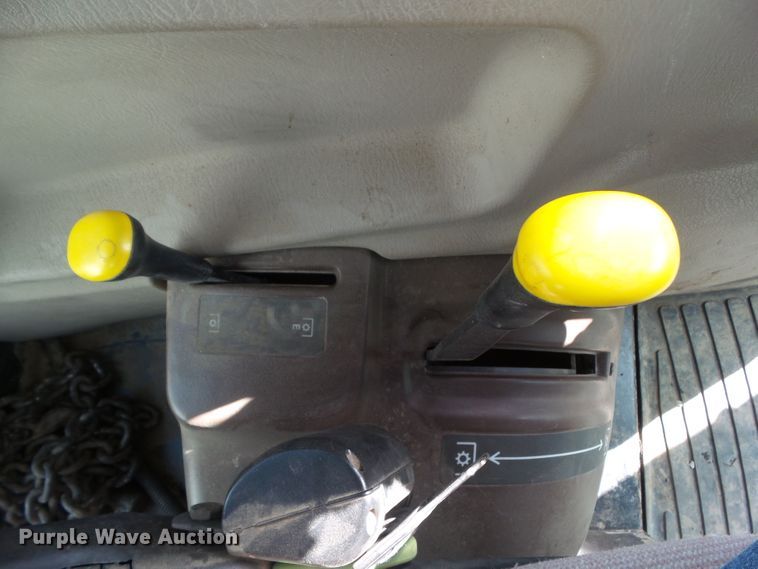 image for item GW9990 2006 John Deere 5525 MFWD tractor