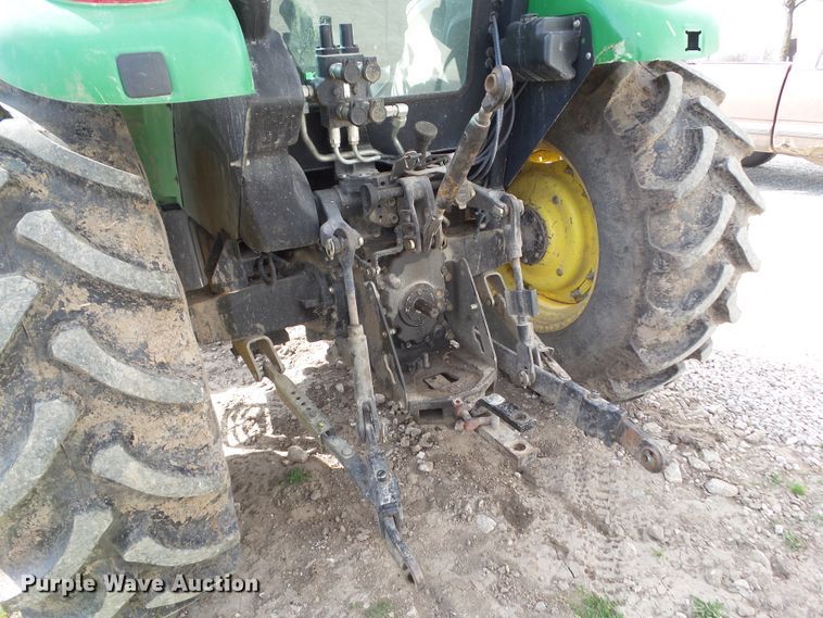 image for item GW9990 2006 John Deere 5525 MFWD tractor