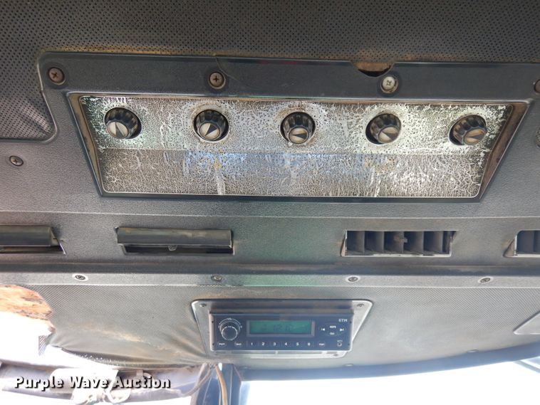 image for item GY9005 1976 John Deere 8630 4WD tractor