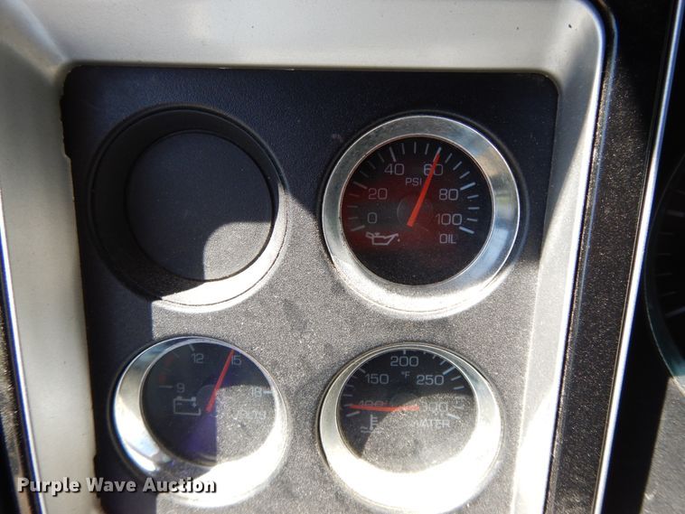 image for item DE5591 2007 Kenworth T600 semi truck