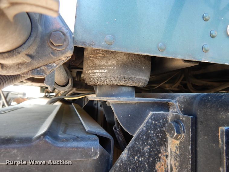 image for item DE5591 2007 Kenworth T600 semi truck