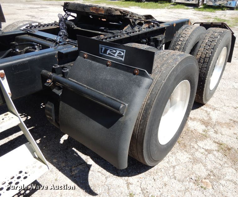 image for item DE5591 2007 Kenworth T600 semi truck