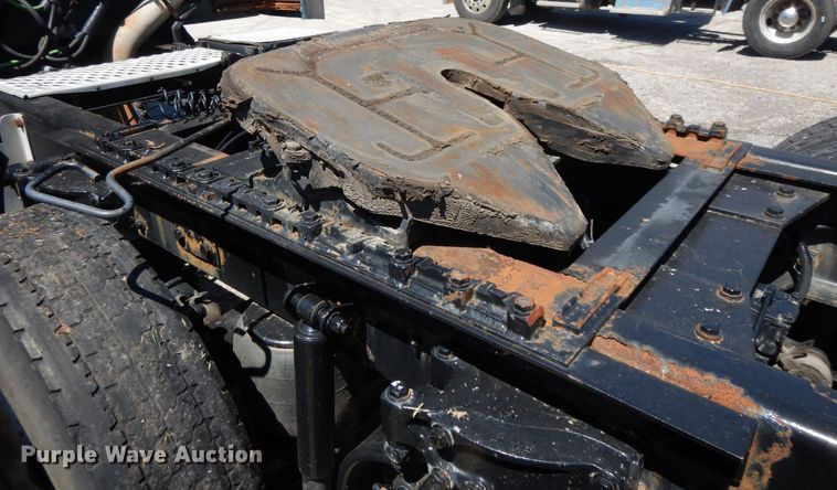 image for item DE5591 2007 Kenworth T600 semi truck