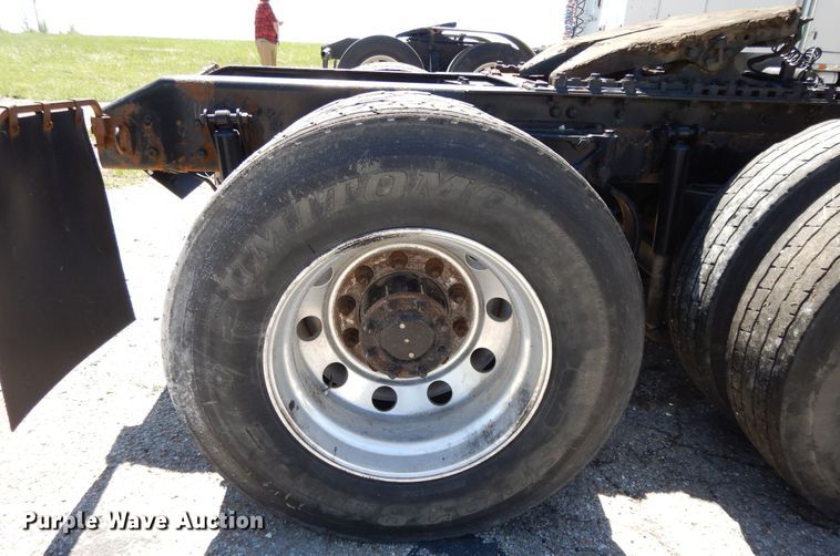 image for item DE5591 2007 Kenworth T600 semi truck