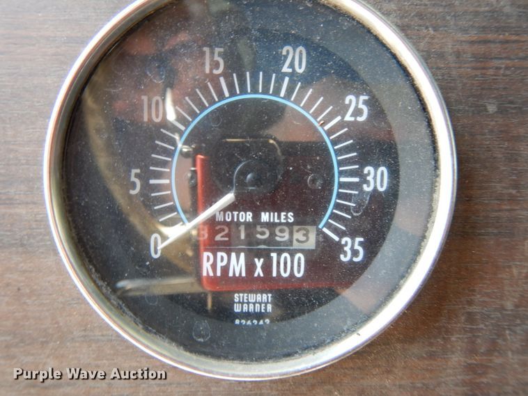 image for item DE5592 1986 Peterbilt 379 semi truck