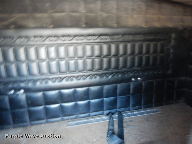 image for item DE5592 1986 Peterbilt 379 semi truck