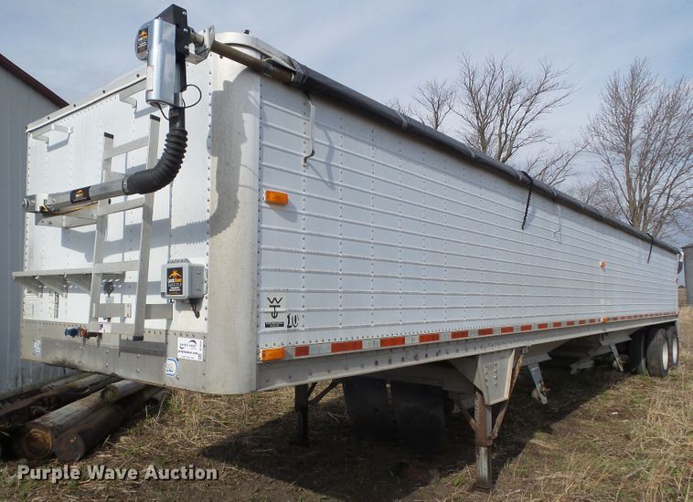 image for item DF0832 1995 Wilson DWH-400 double hopper bottom grain trailer