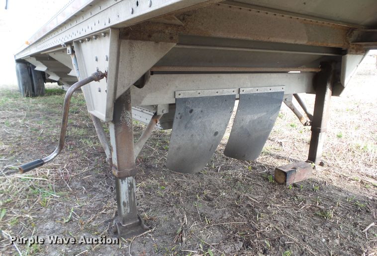 image for item DF0832 1995 Wilson DWH-400 double hopper bottom grain trailer