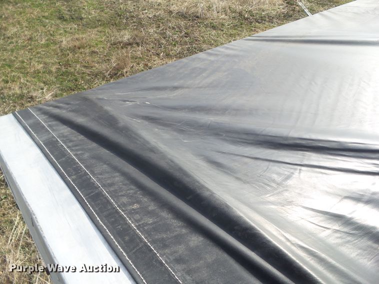 image for item DF0832 1995 Wilson DWH-400 double hopper bottom grain trailer