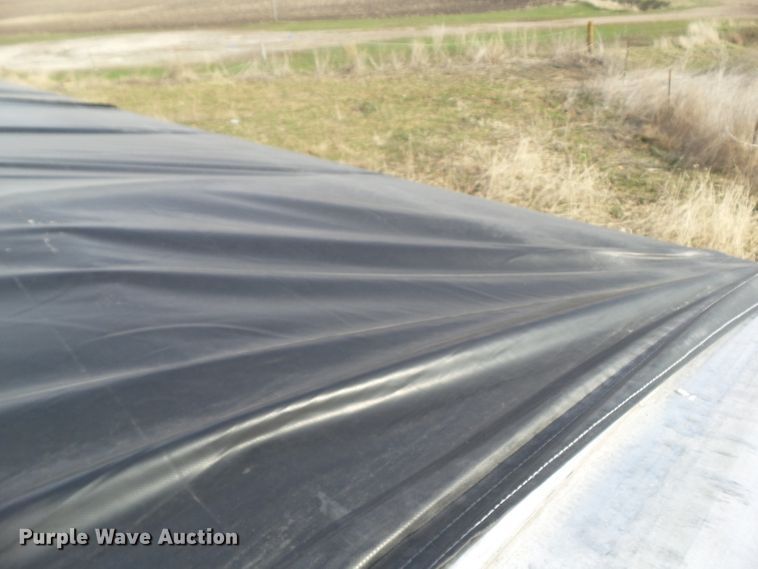 image for item DF0832 1995 Wilson DWH-400 double hopper bottom grain trailer