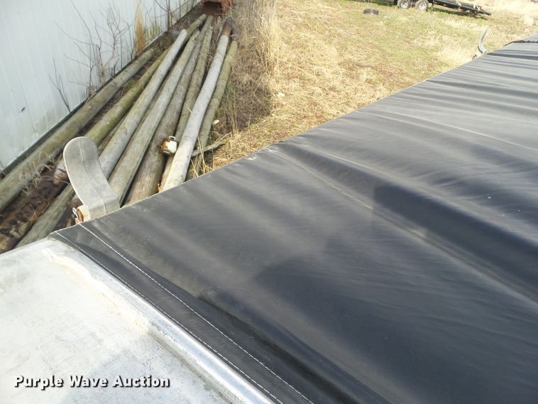 image for item DF0832 1995 Wilson DWH-400 double hopper bottom grain trailer