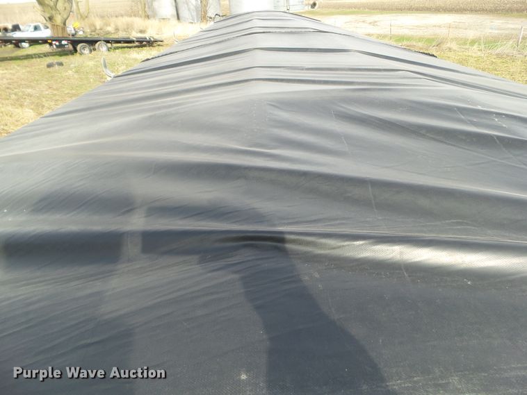 image for item DF0832 1995 Wilson DWH-400 double hopper bottom grain trailer